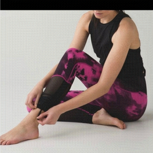 LULULEMON Sweaty Endeavor Tight. Size 4